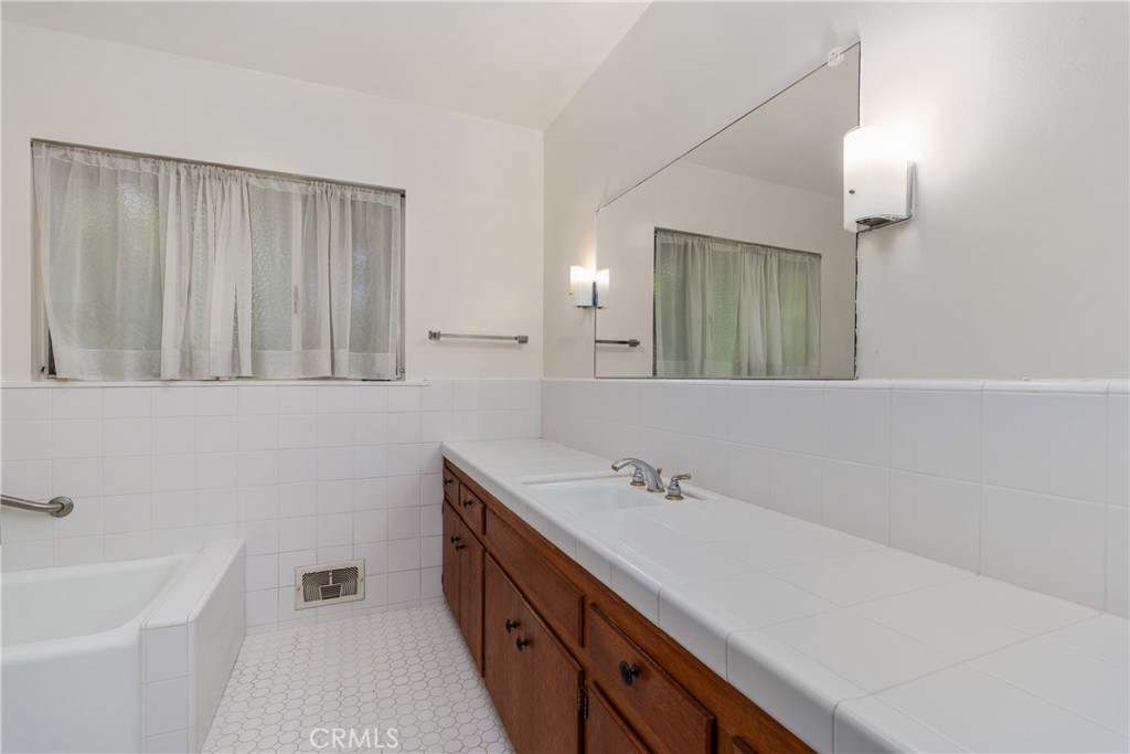 MLS #IG25215582 image #15