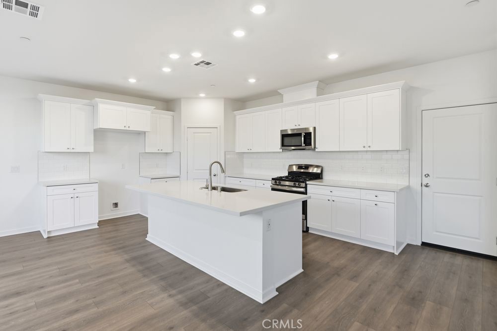 MLS #IG25266696 image #2