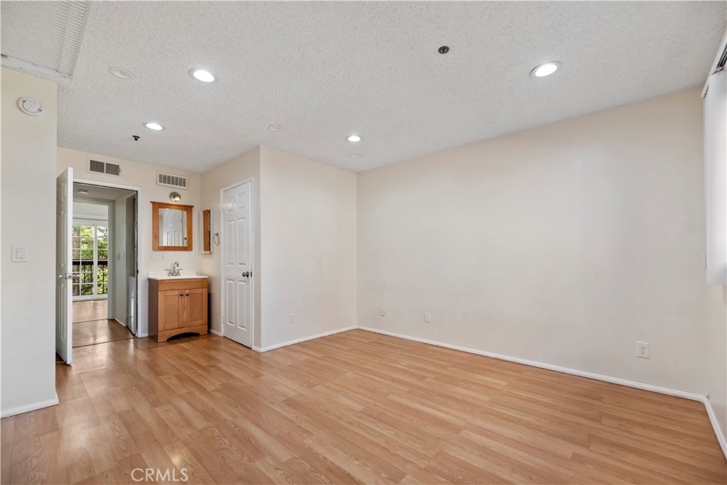 MLS #IG25268823 image #26