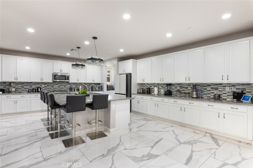 MLS #IG25272615 image #9