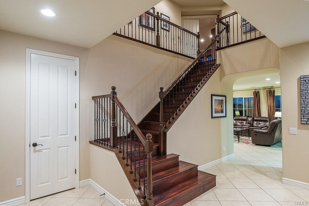 MLS #IN25230121 image #2