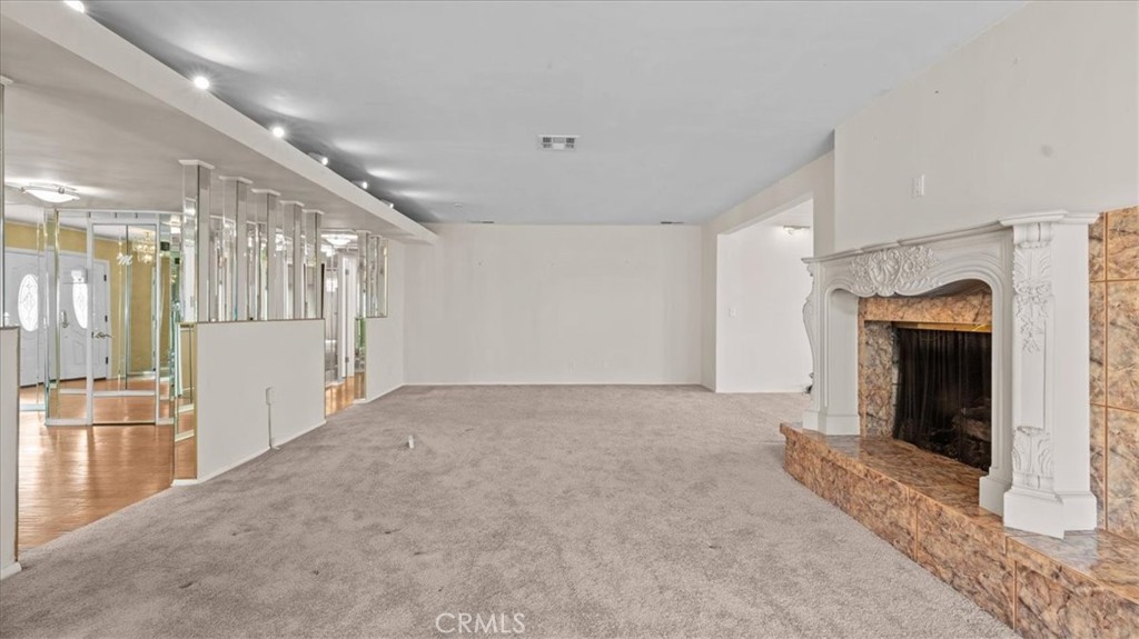 MLS #IN25251046 image #1