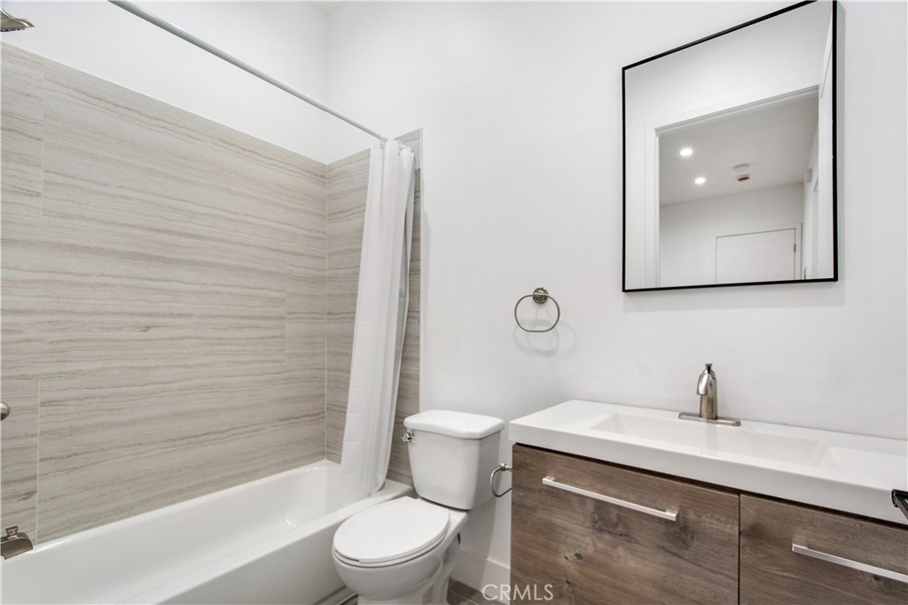 MLS #IN25270348 image #17