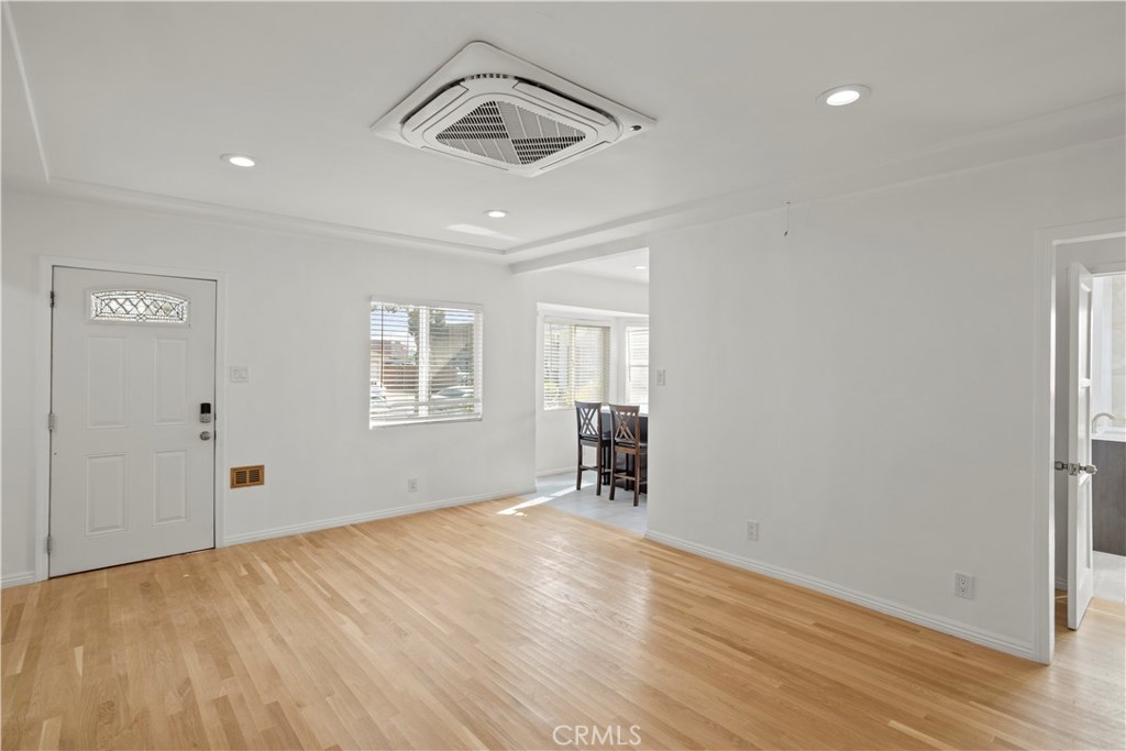 MLS #IN25270473 image #3