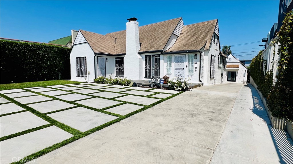 MLS #IN25272277 image #1