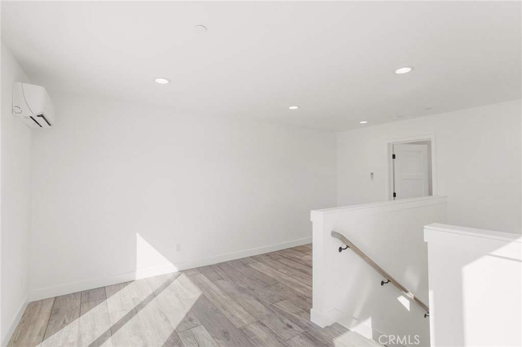 MLS #IV25013807 image #11