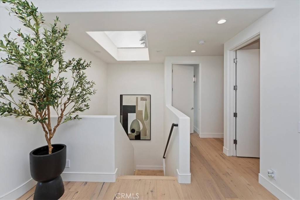 MLS #IV25035047 image #14