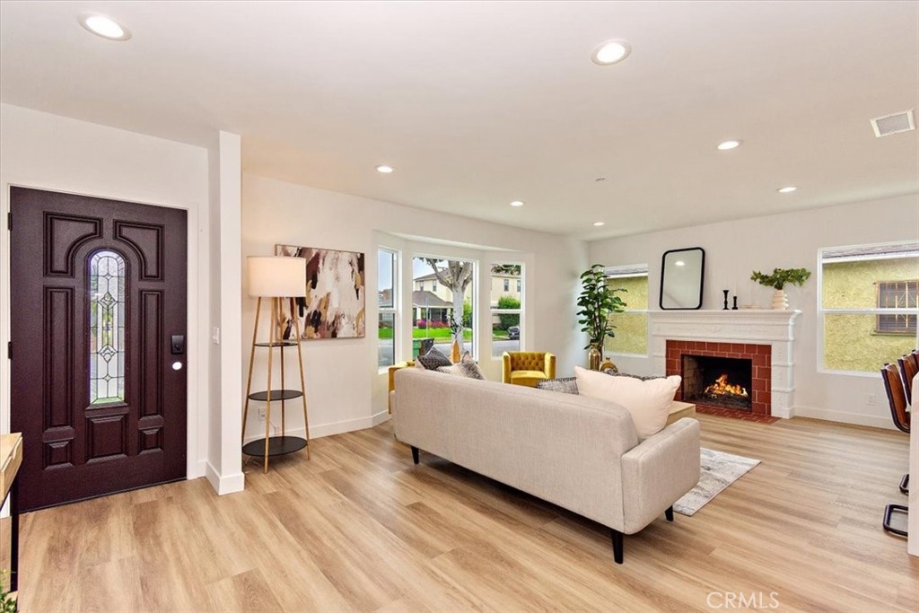 MLS #IV25051279 image #3