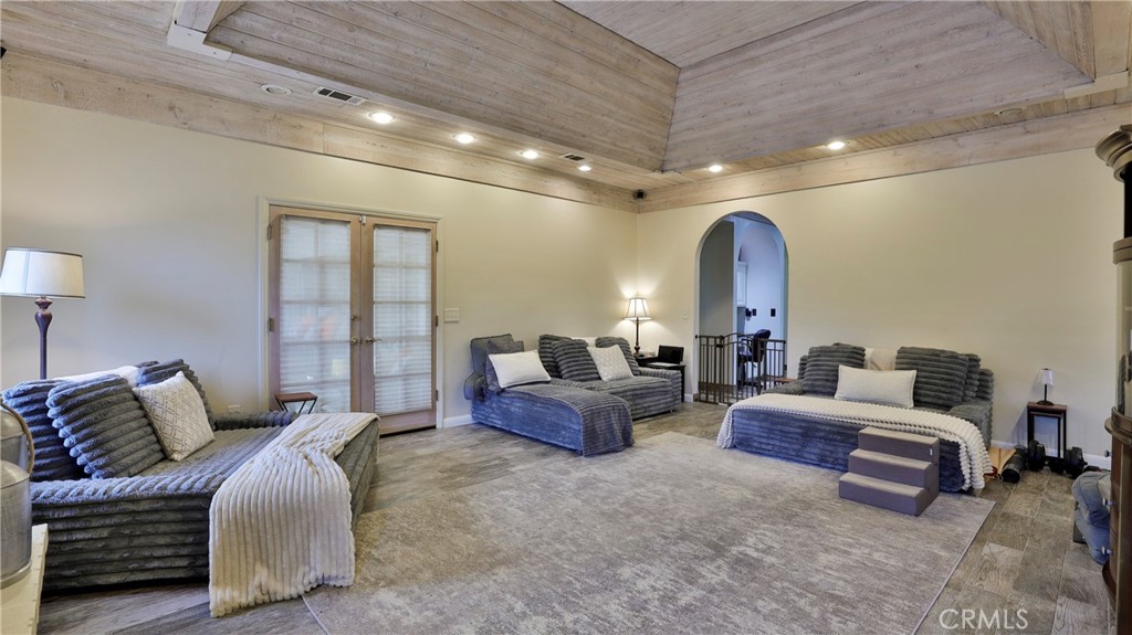 MLS #IV25073743 image #10