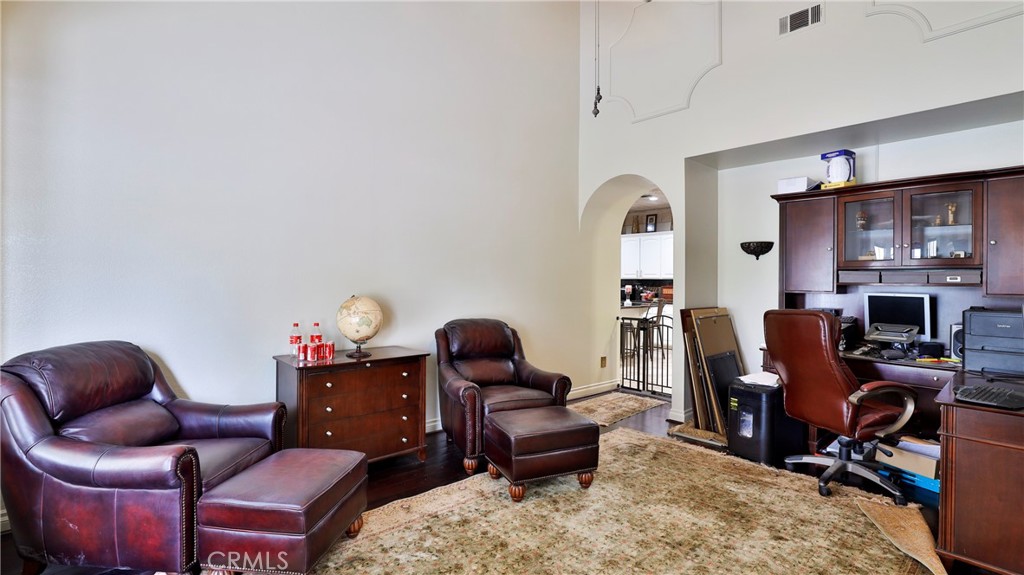 MLS #IV25073743 image #5