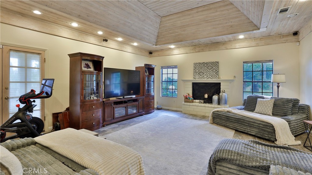 MLS #IV25073743 image #9