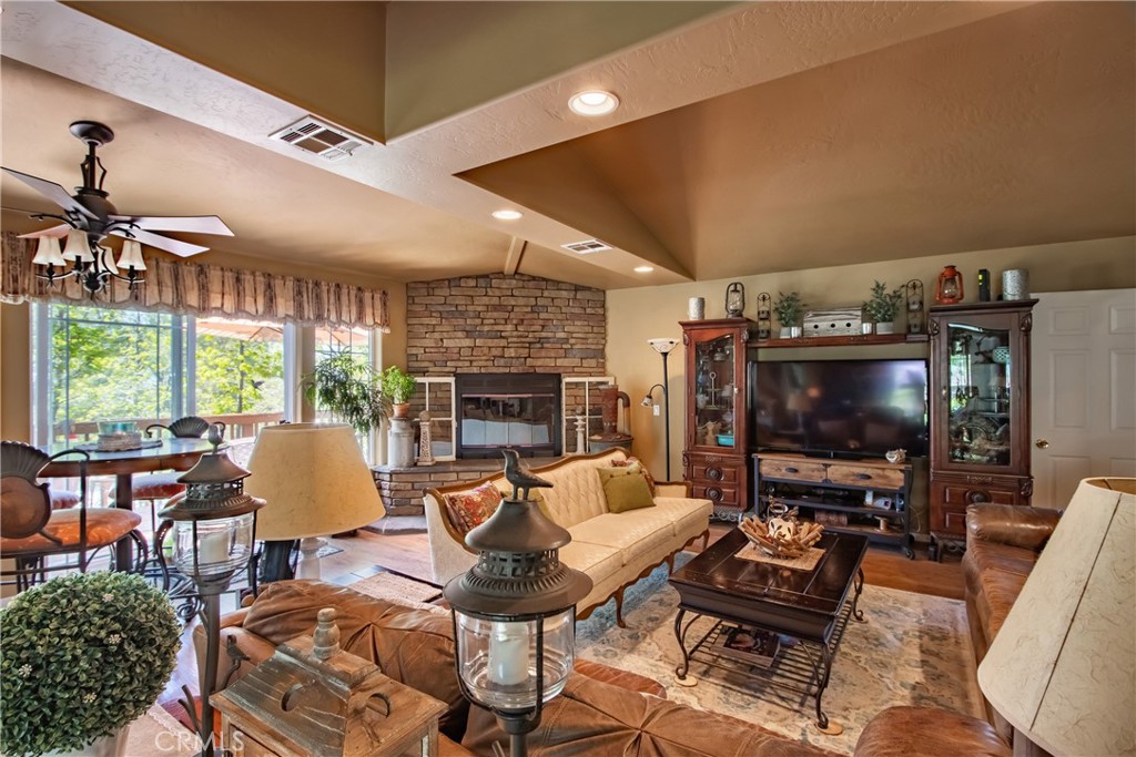 MLS #IV25107127 image #9