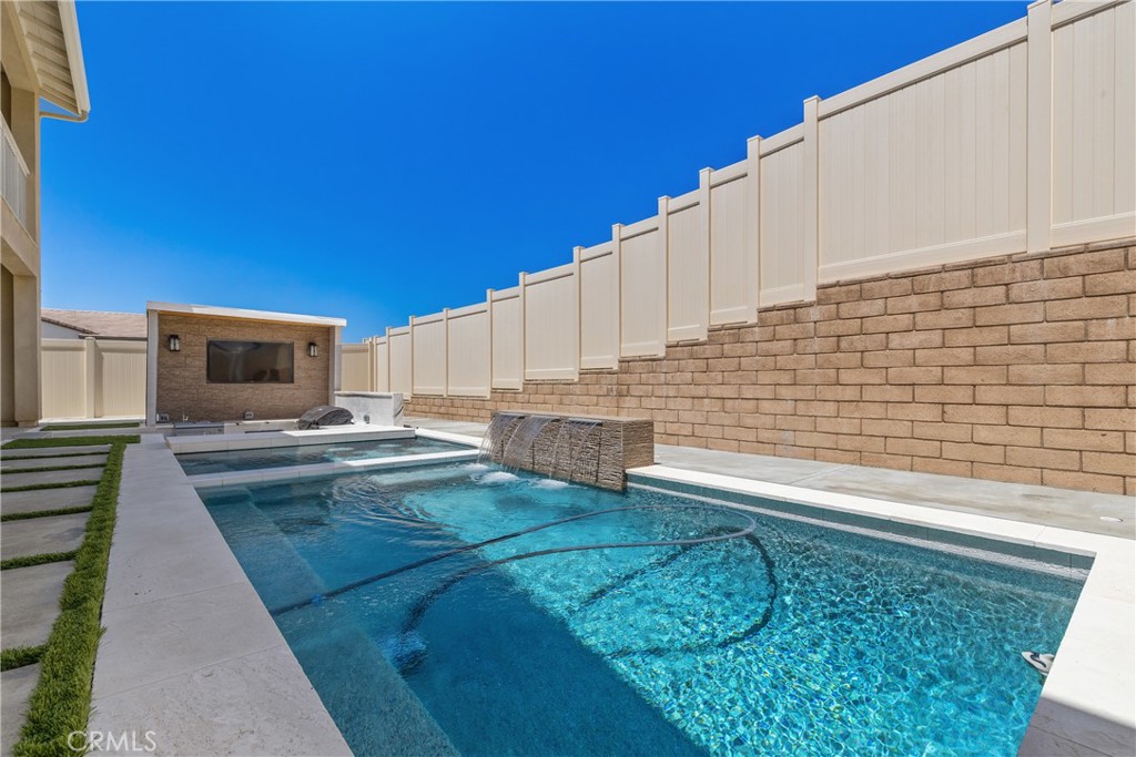 MLS #IV25108084 image #1