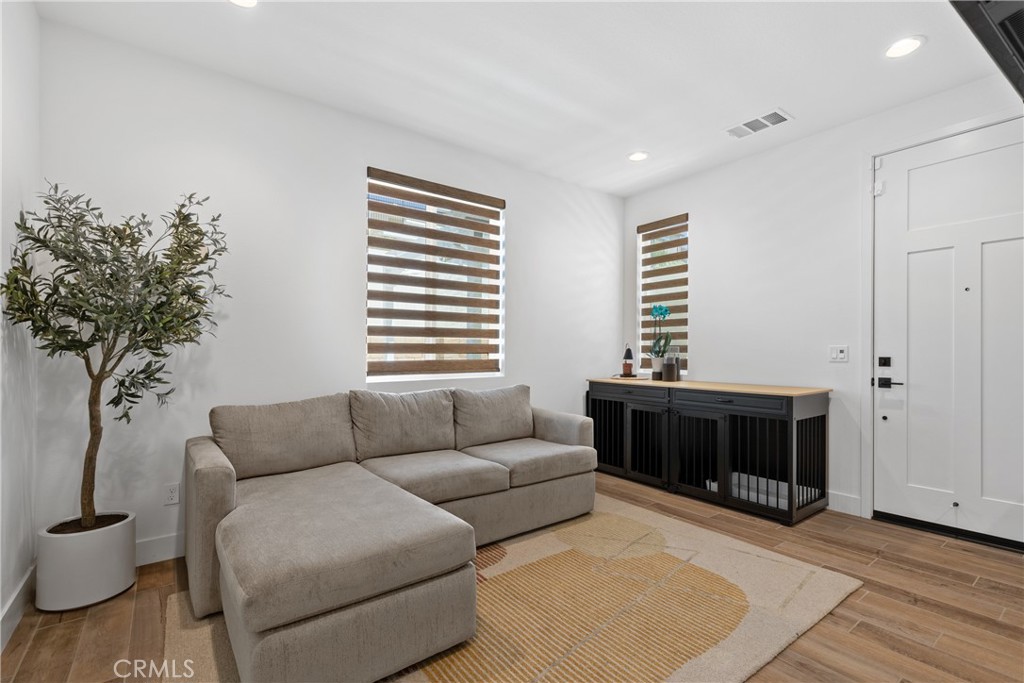 MLS #IV25108084 image #17