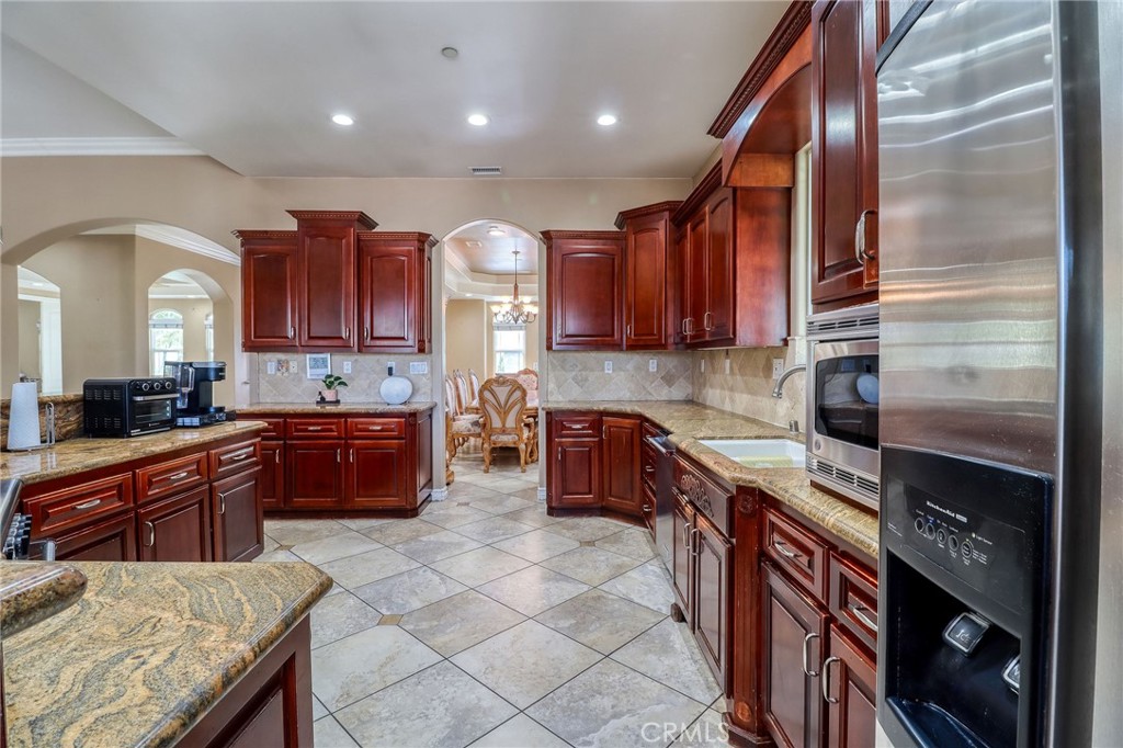 MLS #IV25114632 image #15