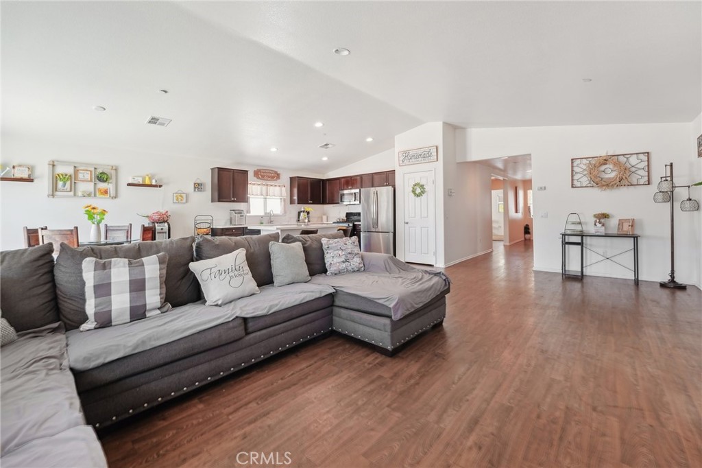 MLS #IV25119806 image #2