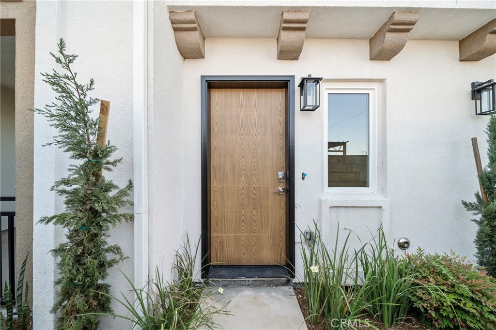 MLS #IV25130269 image #1