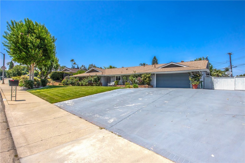 MLS #IV25131638 image #4