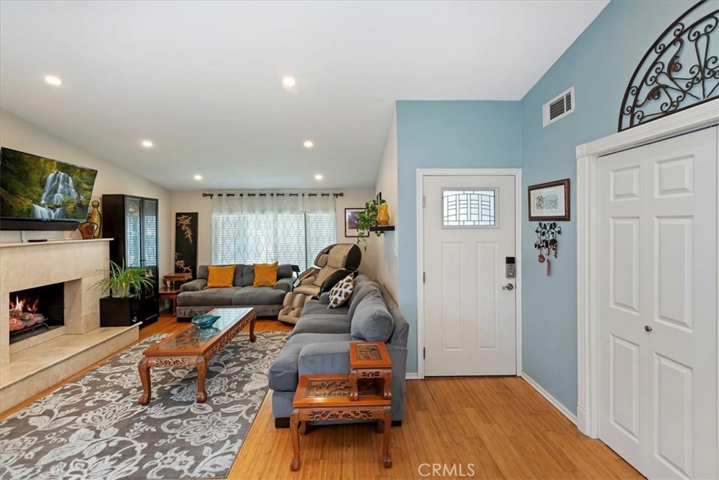 MLS #IV25134145 image #3