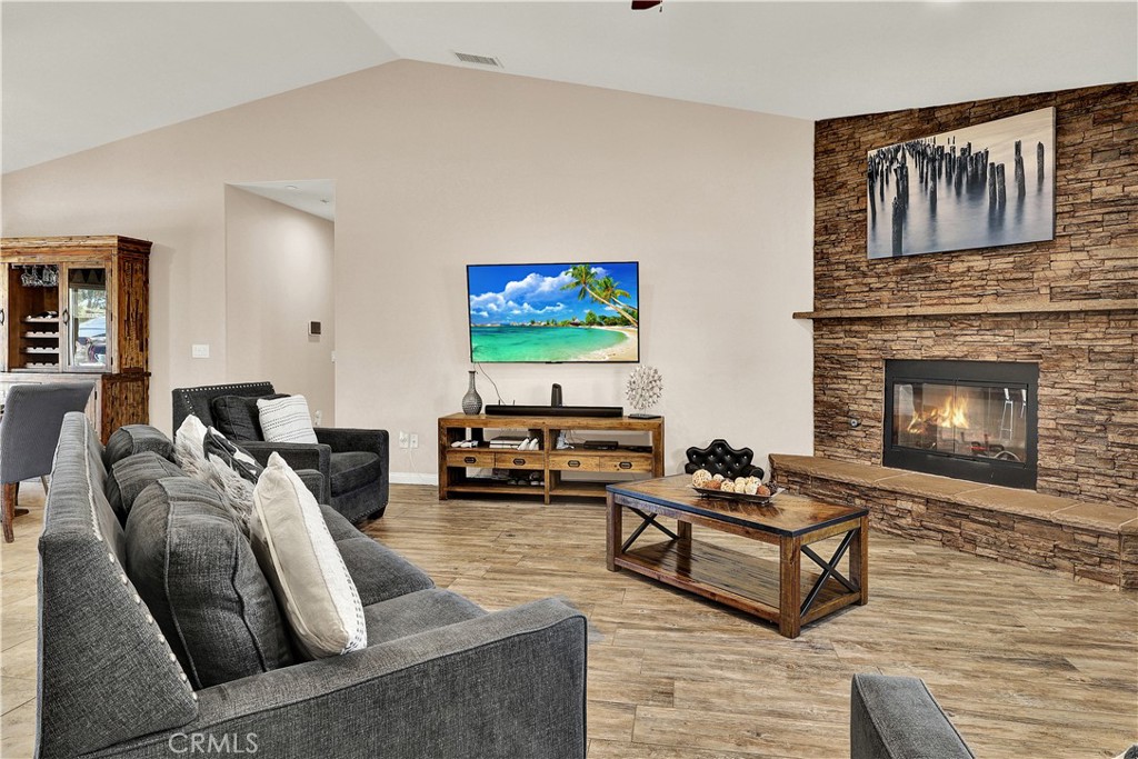 MLS #IV25145158 image #10