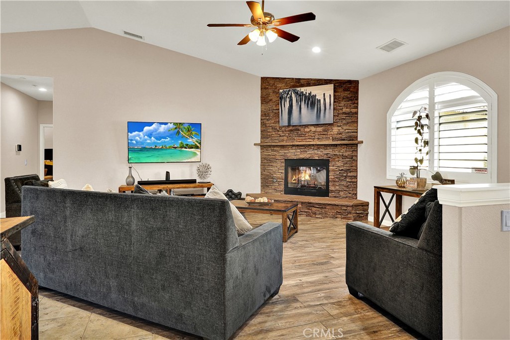 MLS #IV25145158 image #8