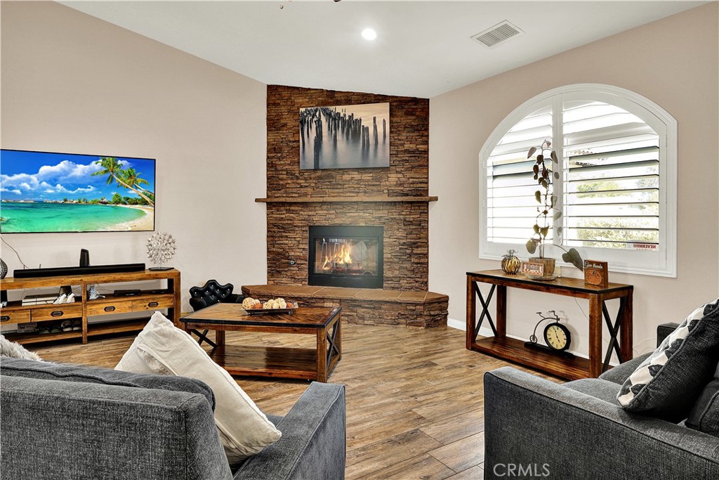 MLS #IV25145158 image #9