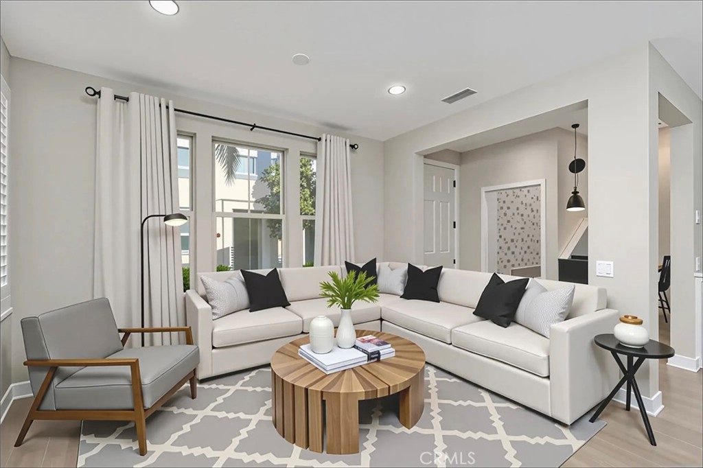 MLS #IV25150503 image #2