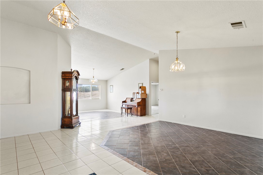 MLS #IV25150929 image #4