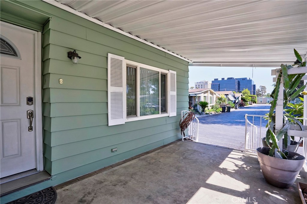 MLS #IV25156301 image #2