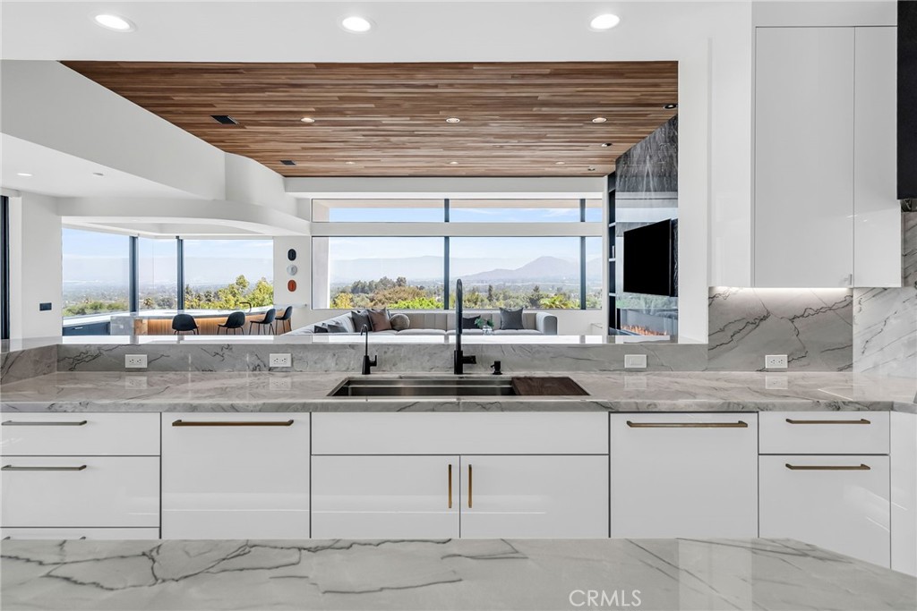 MLS #IV25156910 image #35