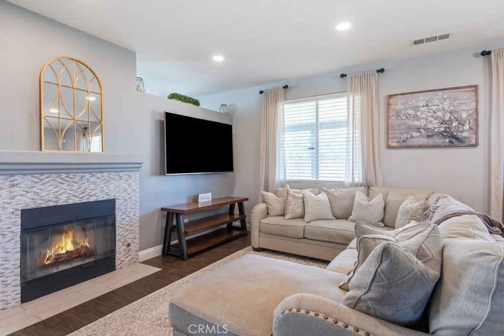 MLS #IV25169326 image #1