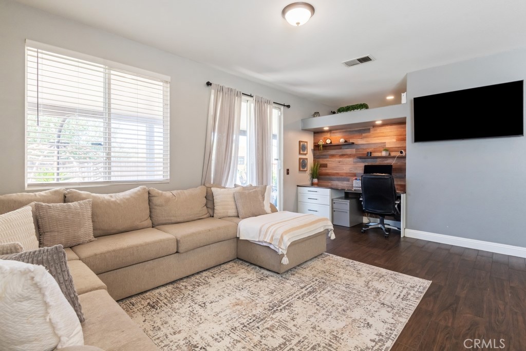 MLS #IV25169326 image #4