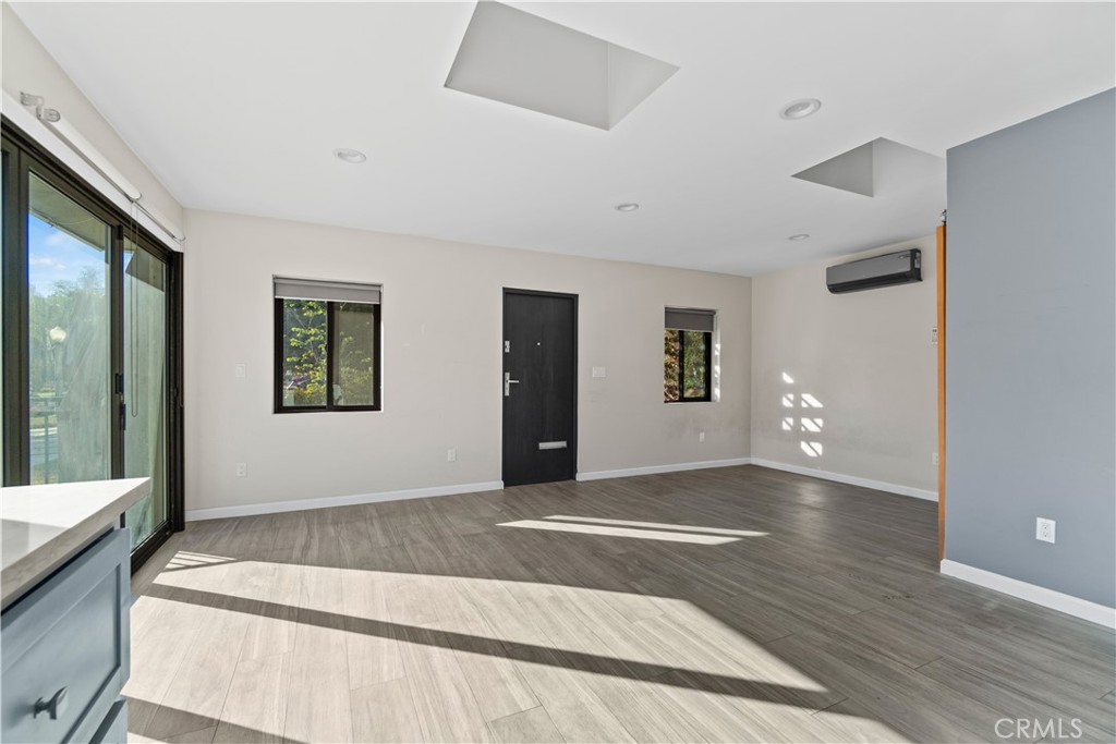 MLS #IV25175632 image #7