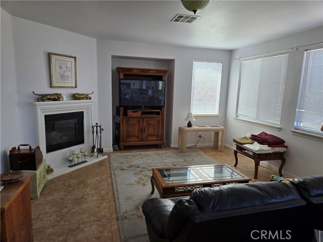 MLS #IV25180865 image #4