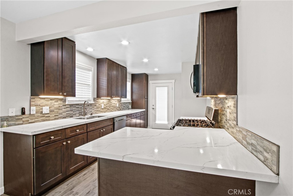 MLS #IV25181932 image #8