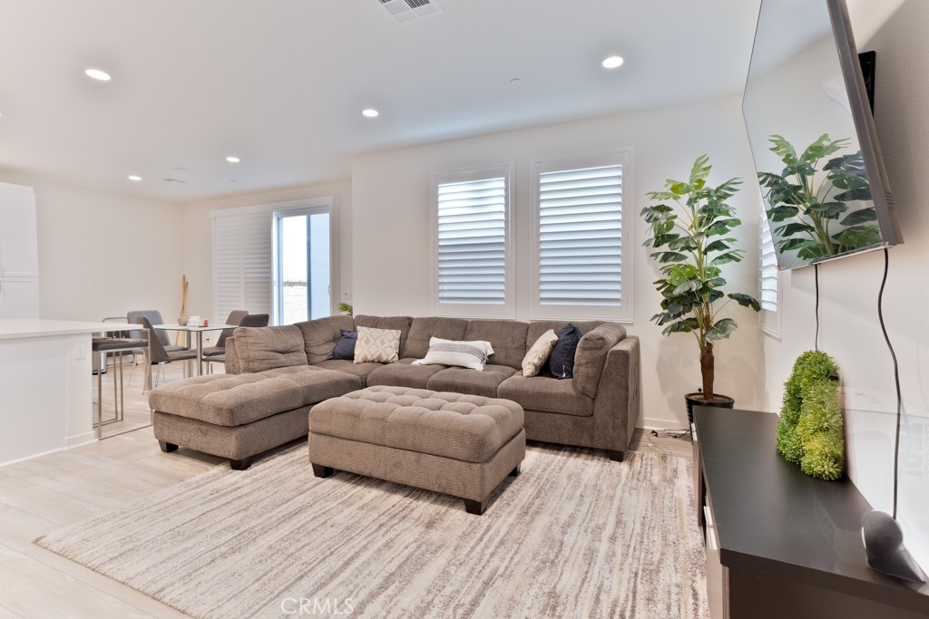 MLS #IV25186888 image #2