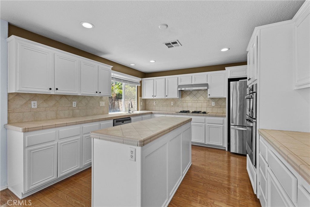 MLS #IV25187652 image #5