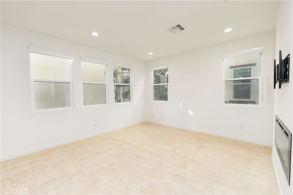 MLS #IV25189611 image #8