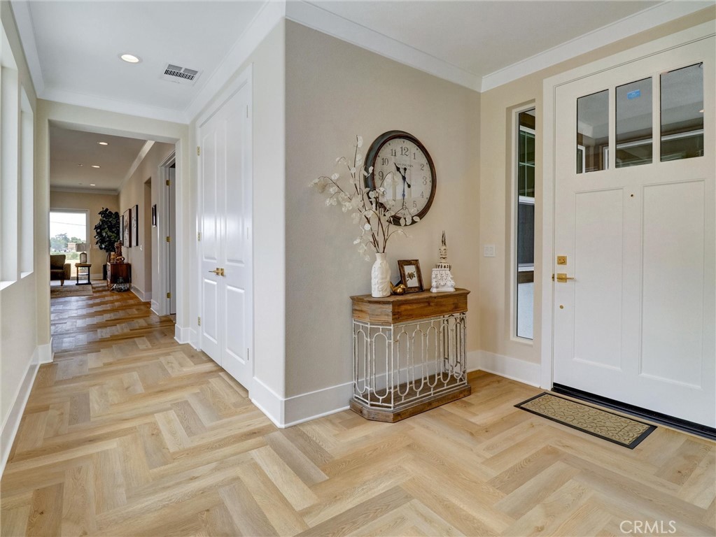 MLS #IV25190073 image #1