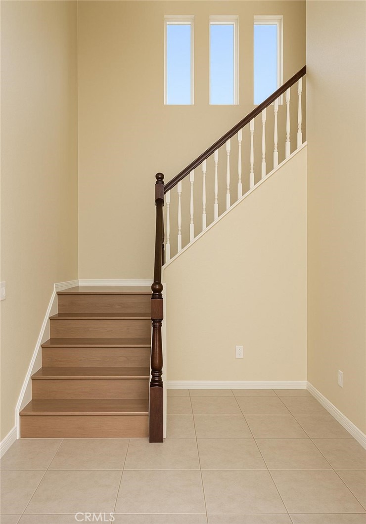 MLS #IV25191413 image #2