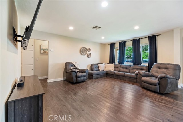 MLS #IV25191593 image #8