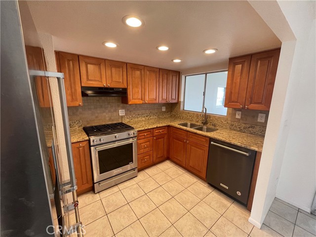 MLS #IV25192391 image #7