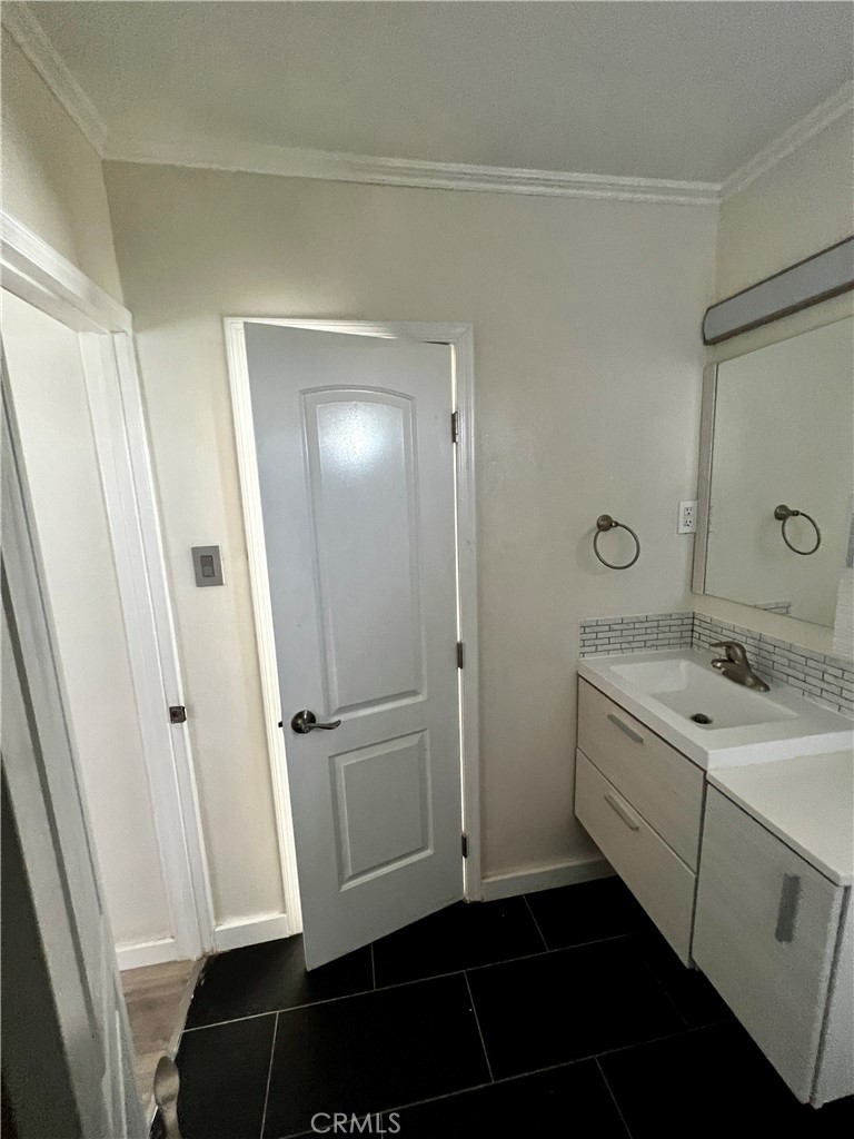 MLS #IV25192995 image #16