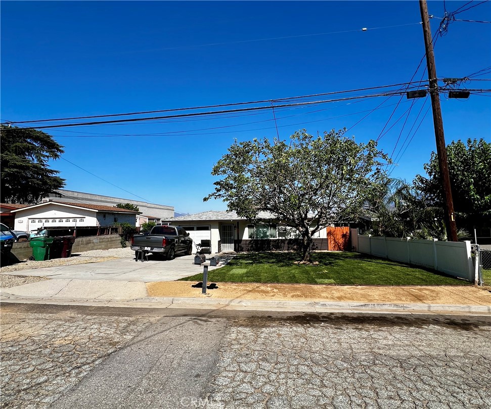 MLS #IV25192995 image #2