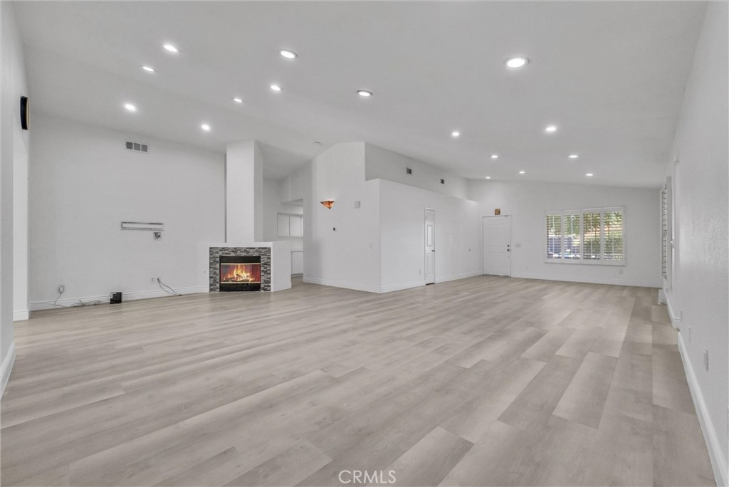 MLS #IV25195106 image #10