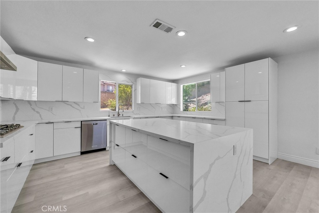 MLS #IV25195106 image #17