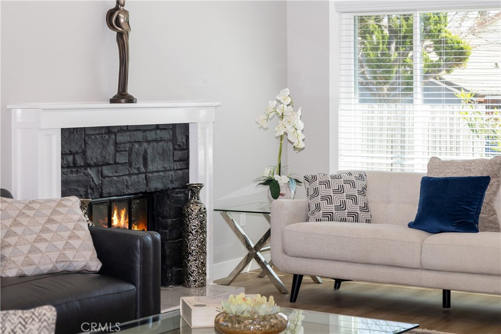 MLS #IV25203049 image #2