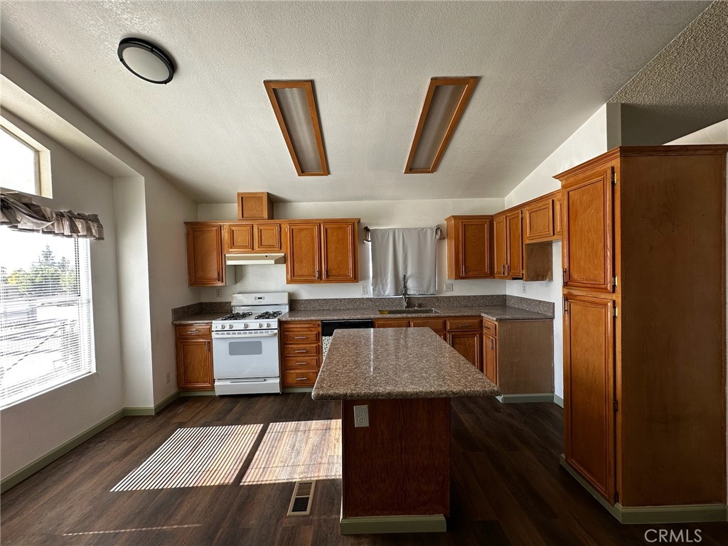 MLS #IV25211131 image #16