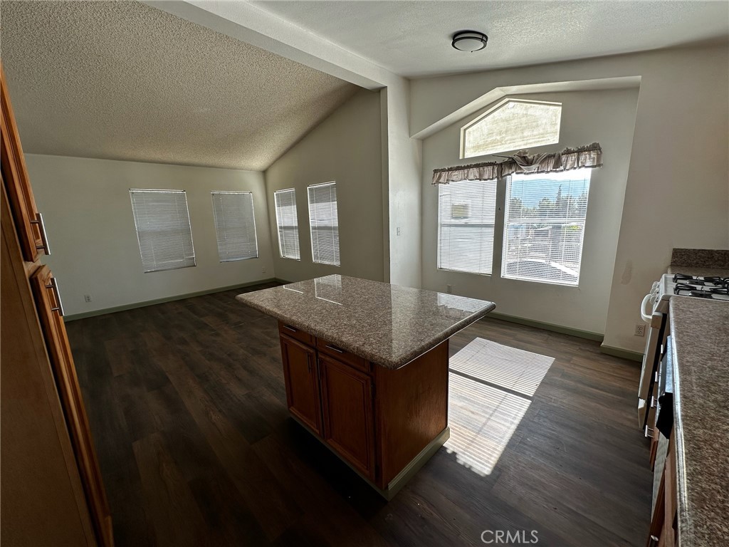 MLS #IV25211131 image #19