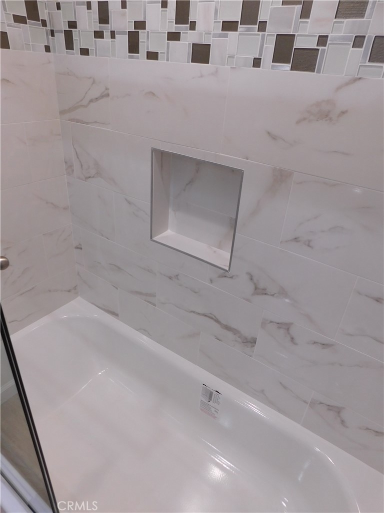 MLS #IV25214593 image #32